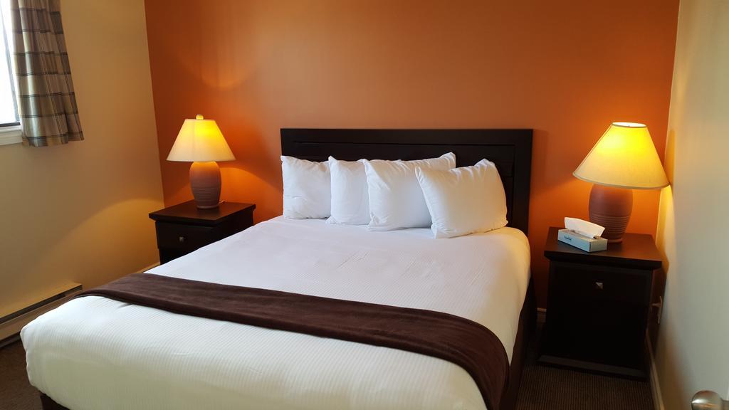 North Pointe Inn And Suites Kelowna Eksteriør bilde