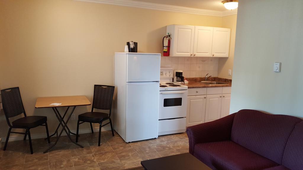 North Pointe Inn And Suites Kelowna Eksteriør bilde
