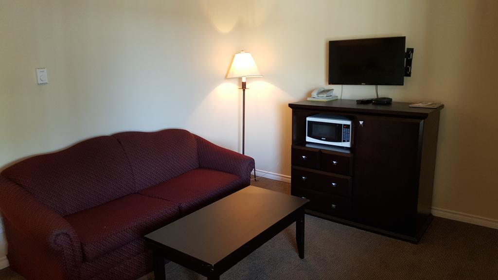North Pointe Inn And Suites Kelowna Eksteriør bilde