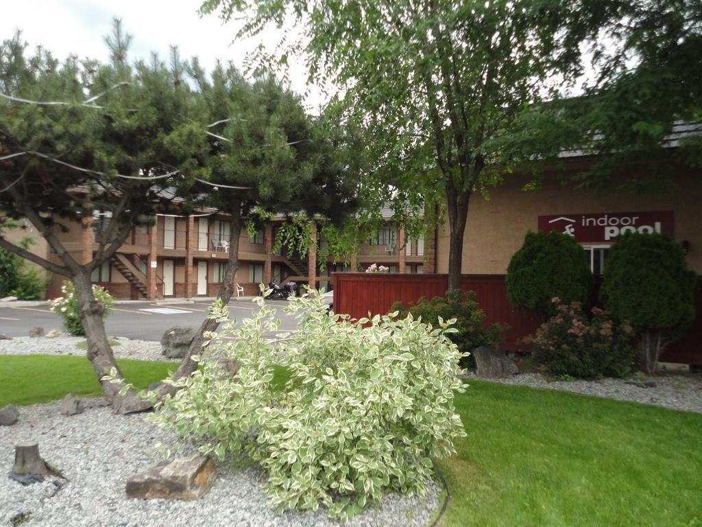 North Pointe Inn And Suites Kelowna Eksteriør bilde